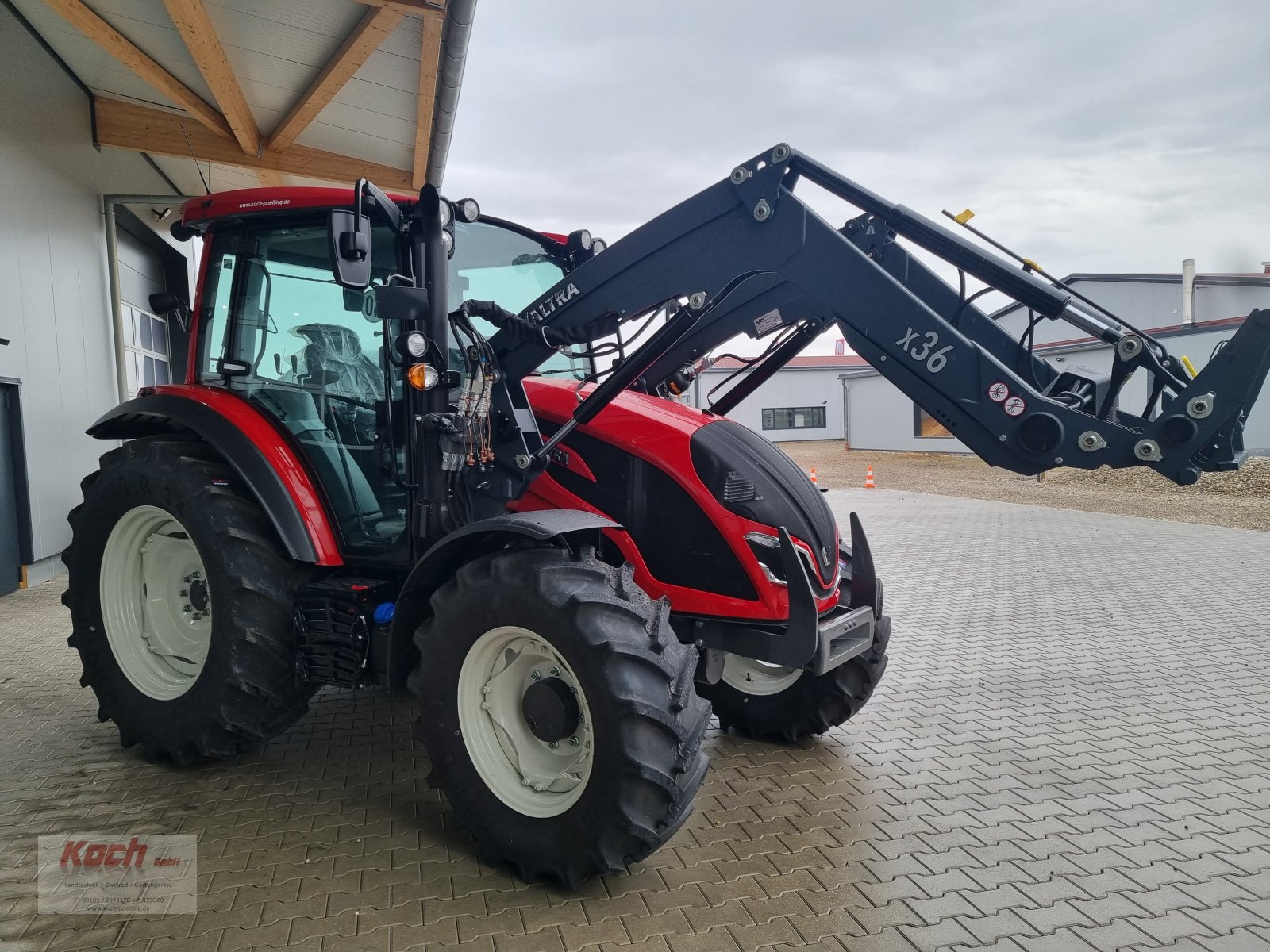 Traktor des Typs Valtra A 75 H2 mit Frontlader, Neumaschine in Rain (Bild 1)