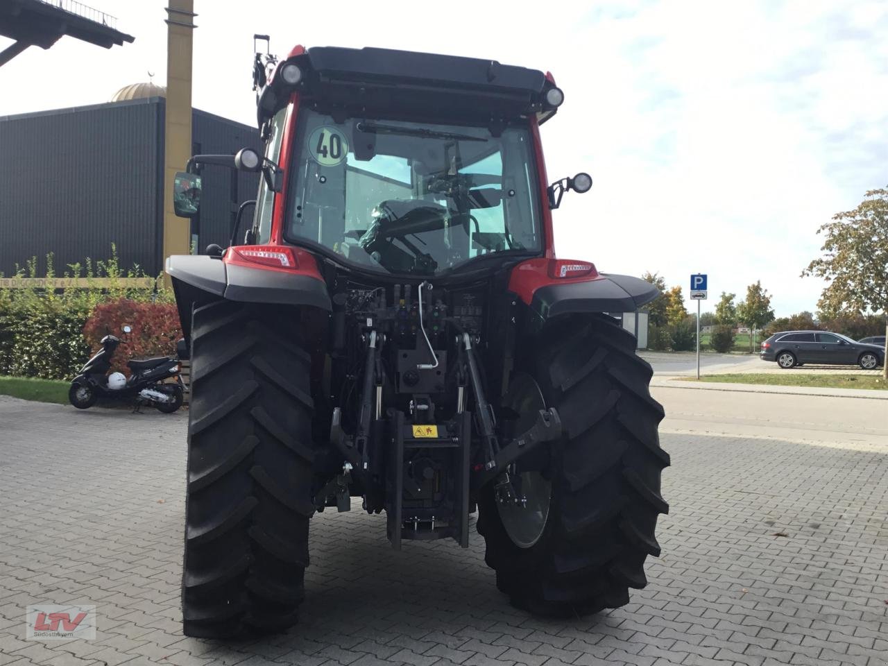 Traktor of the type Valtra A 75 SH FL, Neumaschine in Eggenfelden (Picture 5)