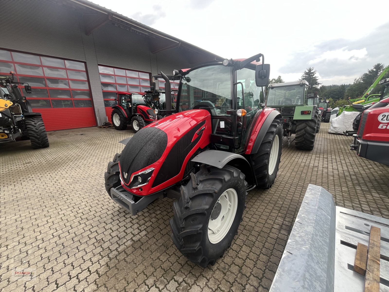 Traktor Türe ait Valtra A 75, Neumaschine içinde Mainburg/Wambach (resim 8)