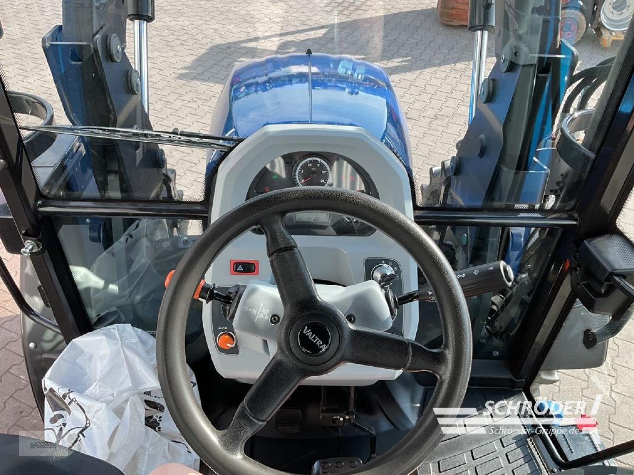 Traktor типа Valtra A 84 SH, Gebrauchtmaschine в Wildeshausen (Фотография 17)