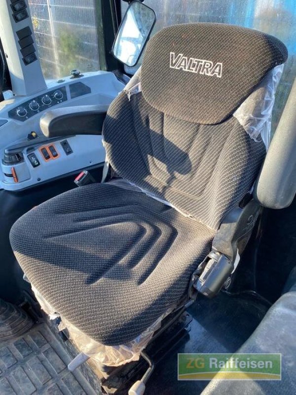 Traktor от тип Valtra A 84, Gebrauchtmaschine в Weil am Rhein-Haltingen (Снимка 5)