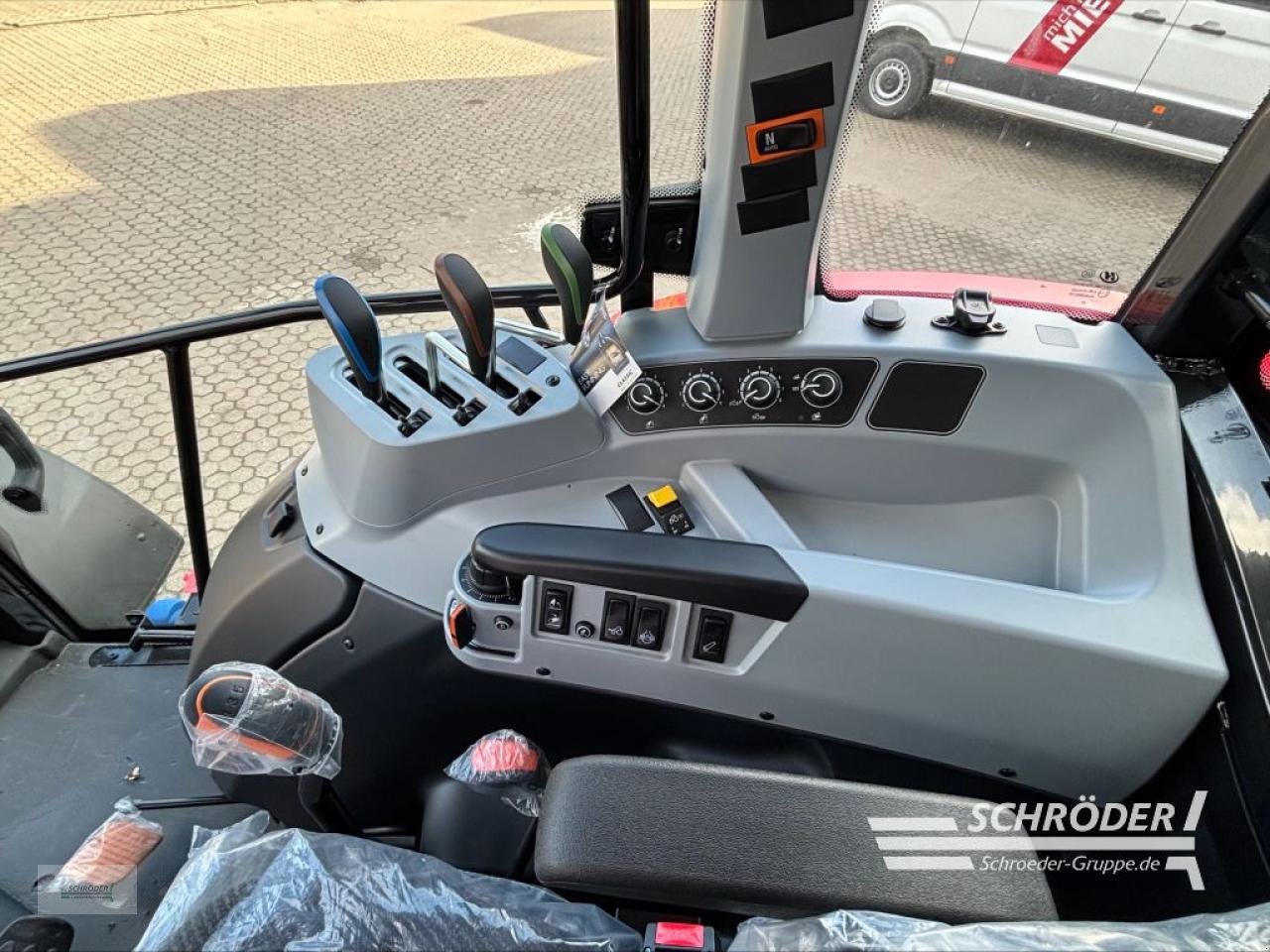 Traktor du type Valtra A 85 SH, Neumaschine en Hemmoor (Photo 11)