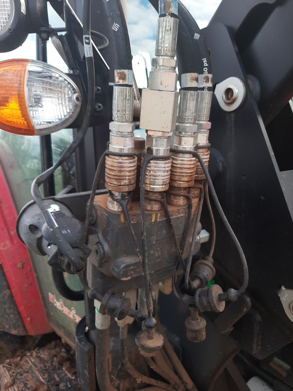 Traktor типа Valtra A 95, Gebrauchtmaschine в LACAPELLE-MARIVAL (Фотография 8)