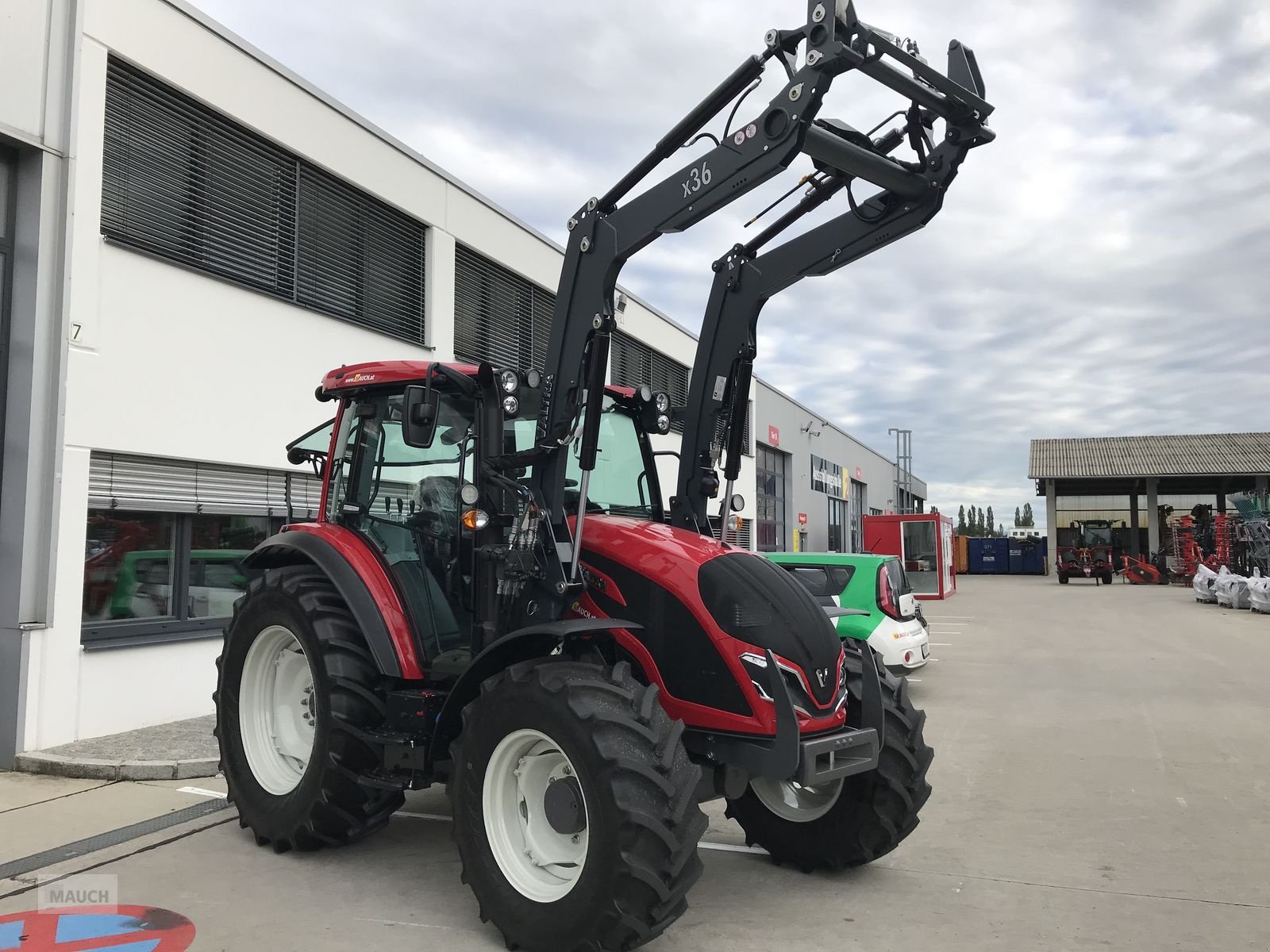 Traktor des Typs Valtra A 95, Neumaschine in Burgkirchen (Bild 9)