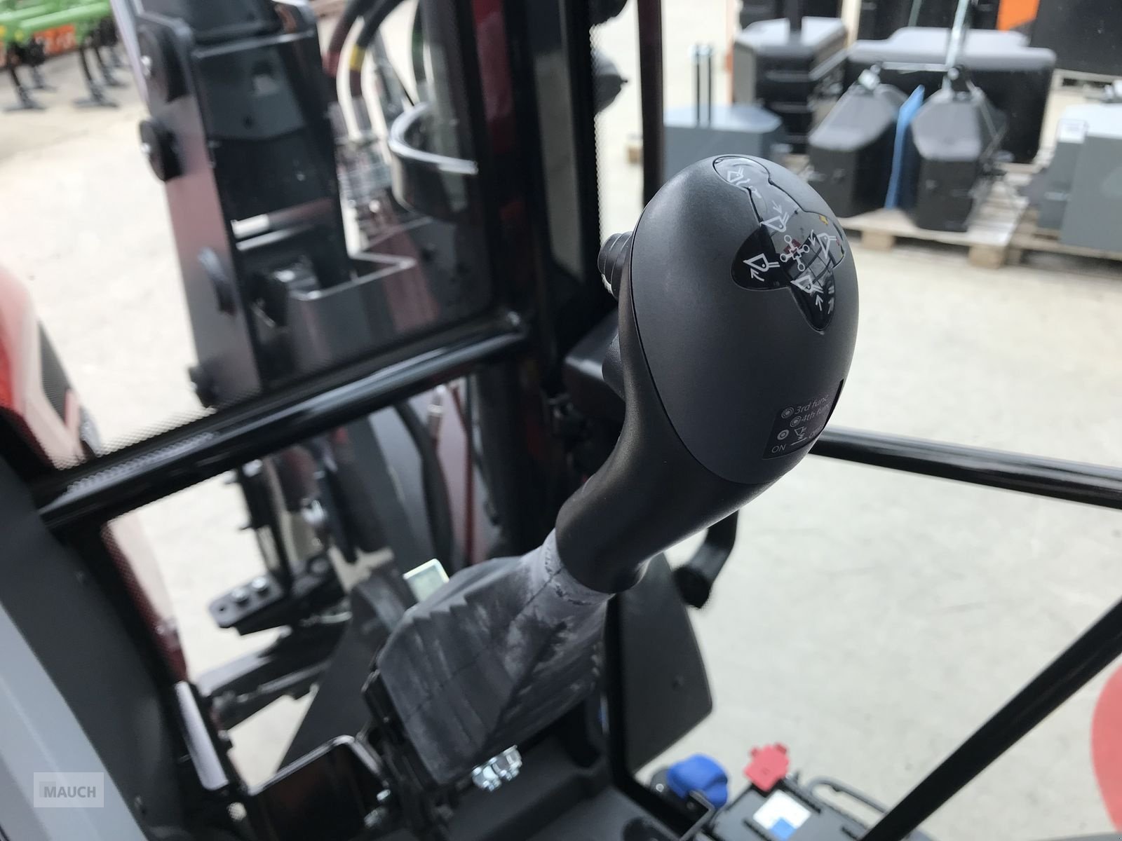 Traktor des Typs Valtra A 95, Neumaschine in Burgkirchen (Bild 13)