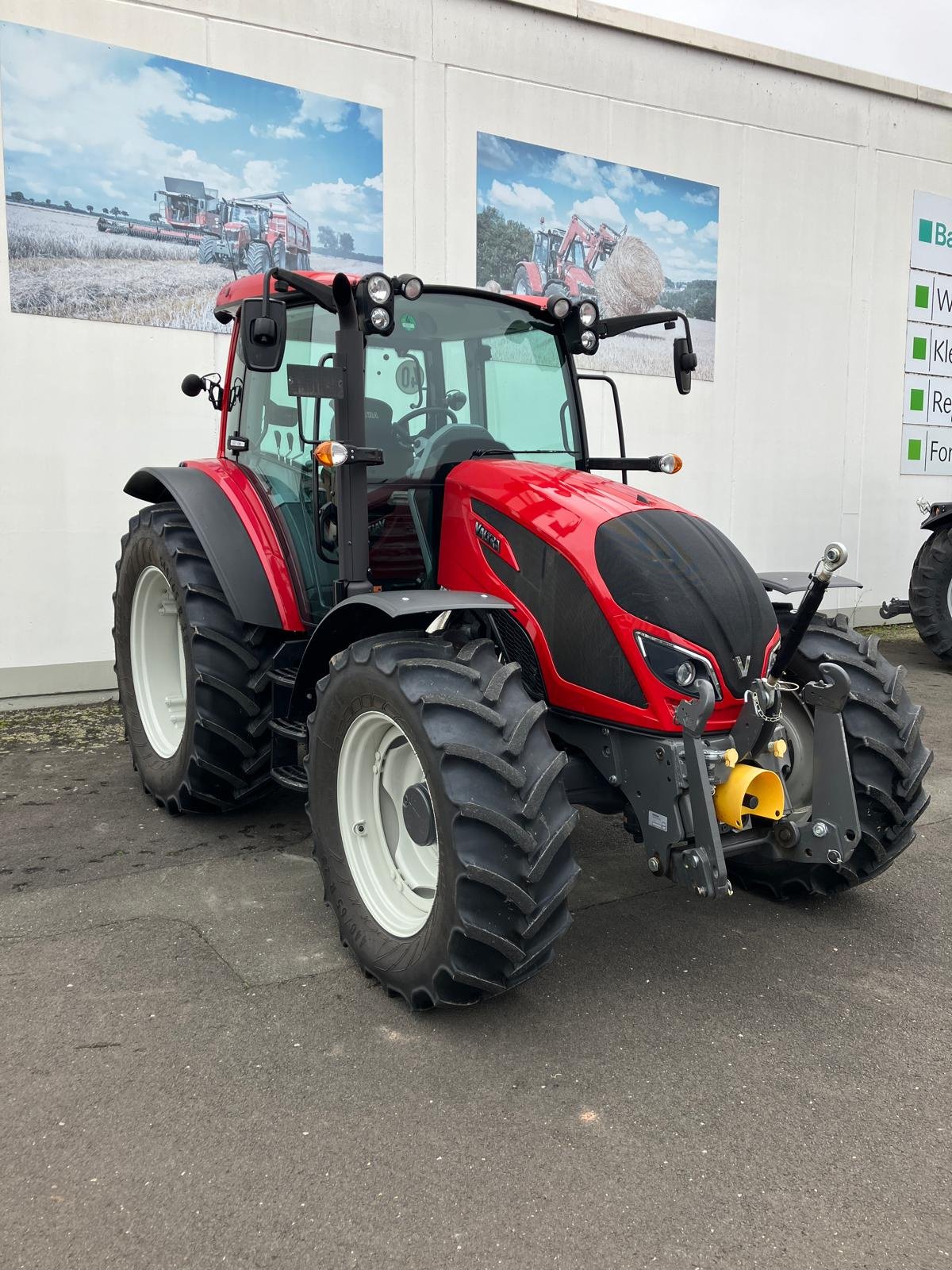 Traktor del tipo Valtra A104 H4, Gebrauchtmaschine en Wülfershausen an der Saale (Imagen 1)