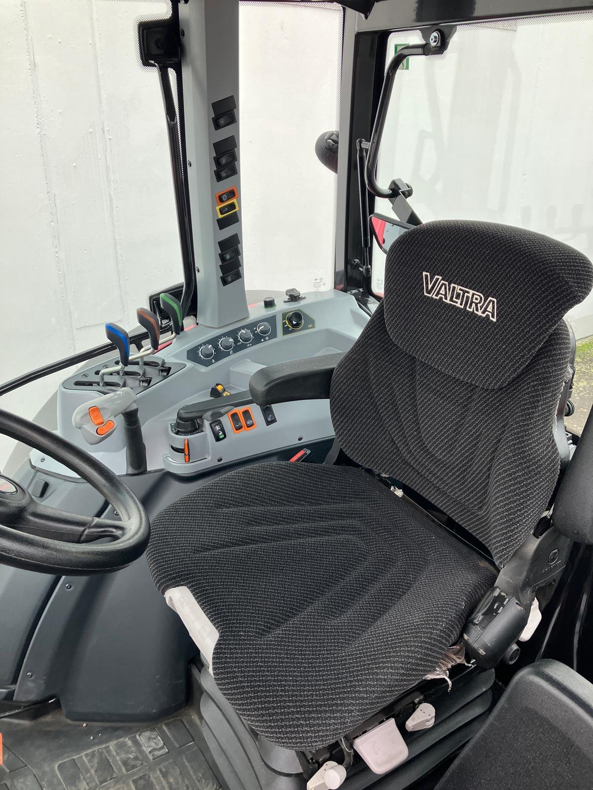 Traktor del tipo Valtra A104 H4, Gebrauchtmaschine en Wülfershausen an der Saale (Imagen 16)