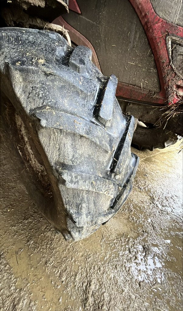 Traktor Türe ait Valtra A104 Hitech, Gebrauchtmaschine içinde JOSSELIN (resim 10)