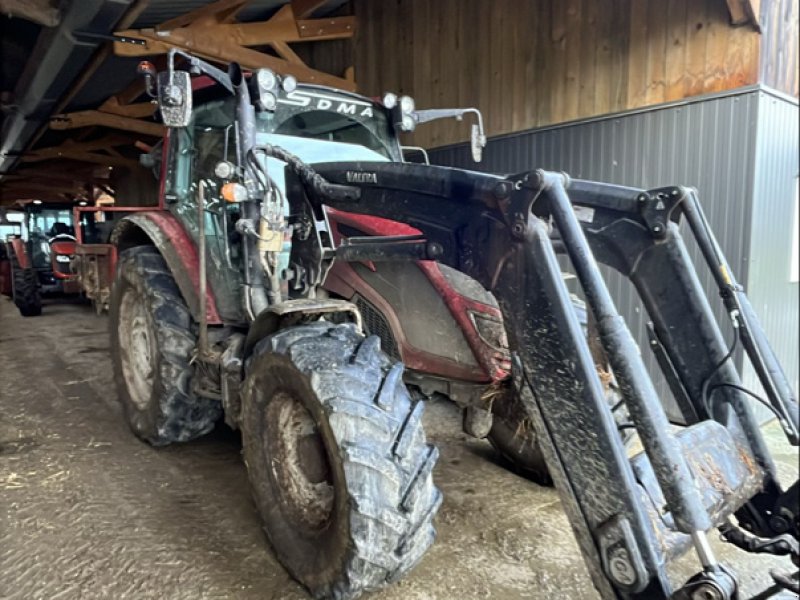 Traktor typu Valtra A104 Hitech, Gebrauchtmaschine v JOSSELIN