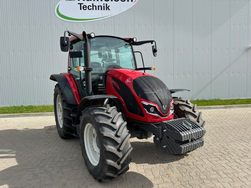 Traktor of the type Valtra A105 MH, Gebrauchtmaschine in Kruckow (Picture 1)