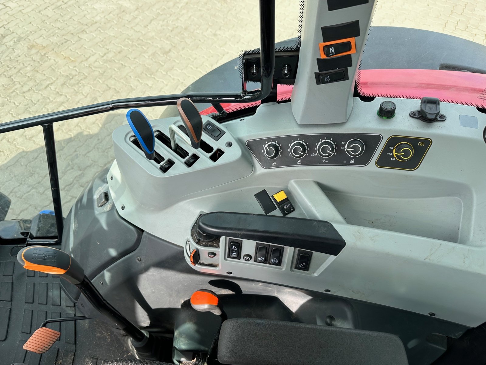 Traktor типа Valtra A105 MH, Gebrauchtmaschine в Kruckow (Фотография 10)