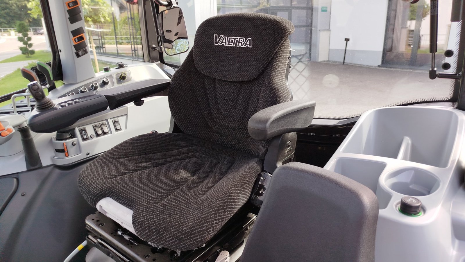 Traktor του τύπου Valtra A105 MH4 2B0, Gebrauchtmaschine σε Lößnitz  (Φωτογραφία 6)