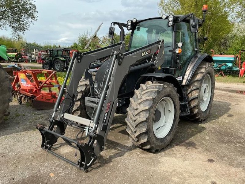 Traktor van het type Valtra A105, Gebrauchtmaschine in les hayons (Foto 1)