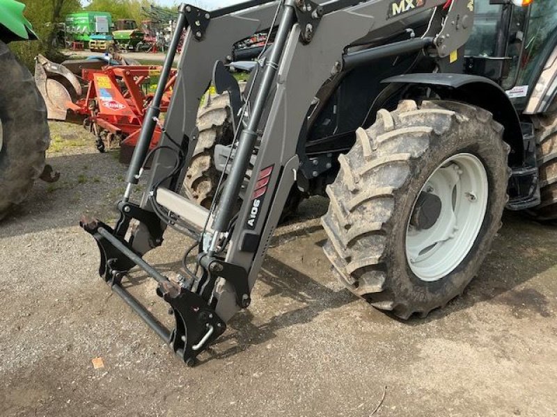Traktor van het type Valtra A105, Gebrauchtmaschine in les hayons (Foto 10)
