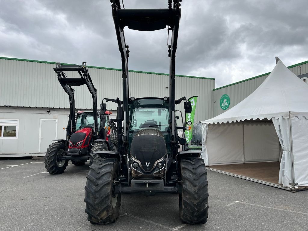 Traktor typu Valtra A105, Gebrauchtmaschine v Calmont (Obrázek 4)