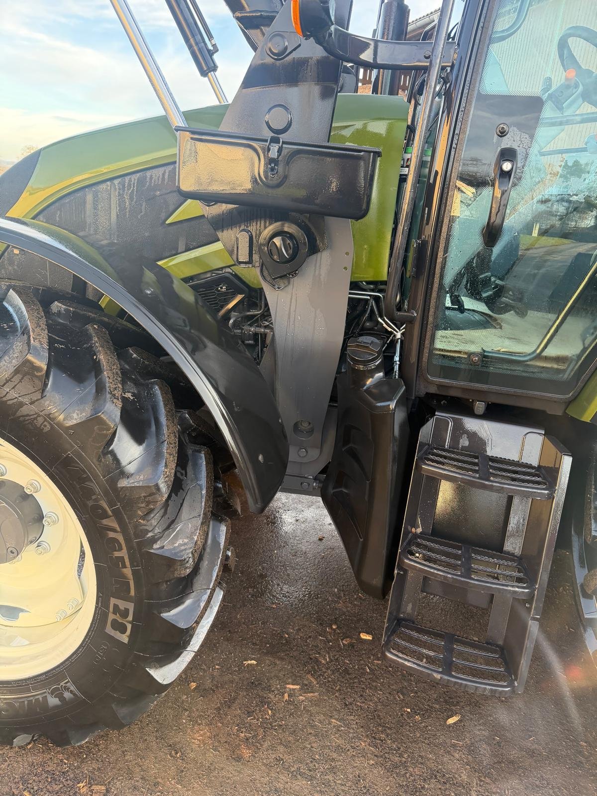 Traktor du type Valtra A105, Neumaschine en Gemünden (Photo 5)