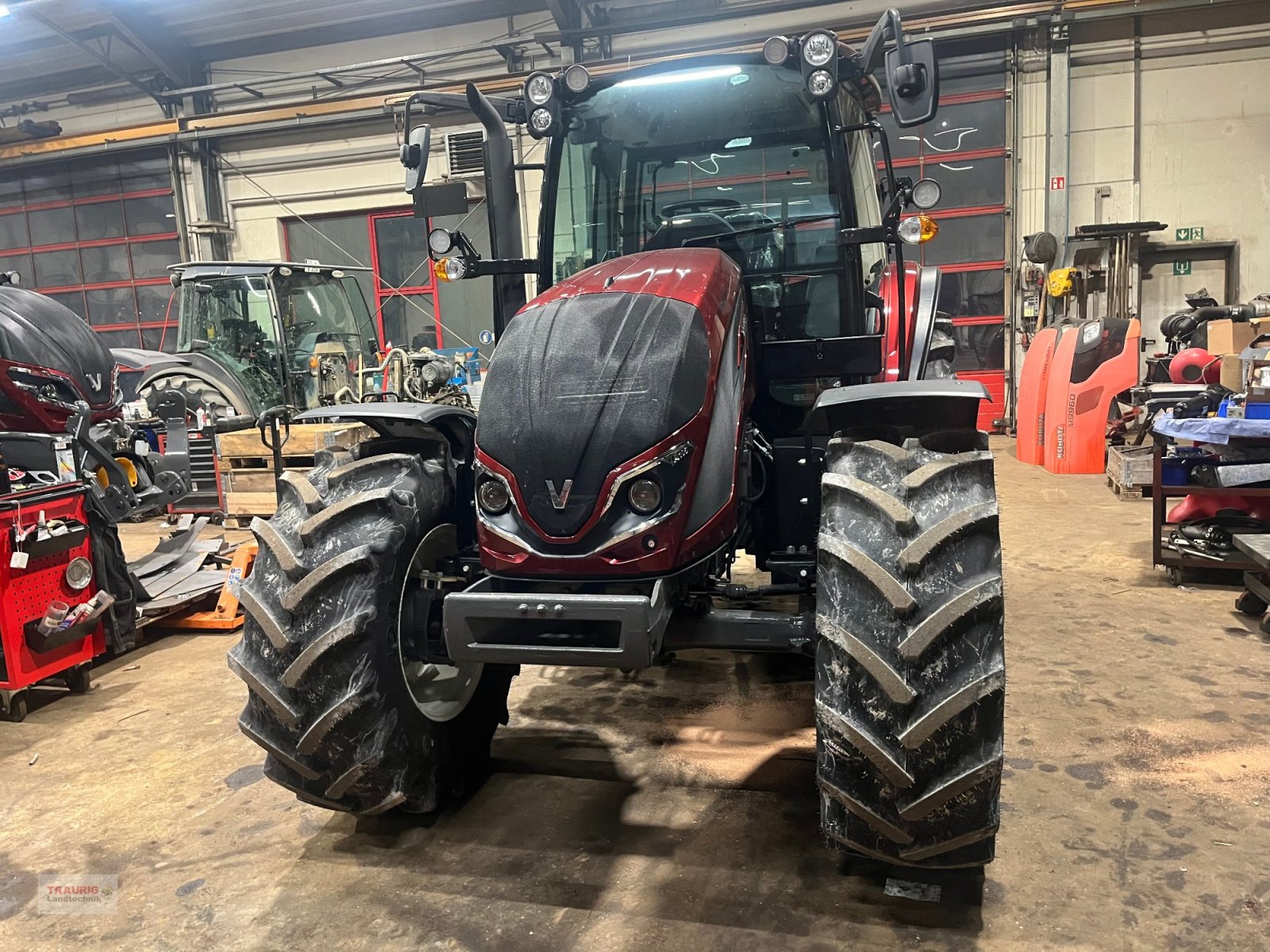 Traktor typu Valtra A105, Neumaschine v Mainburg/Wambach (Obrázek 3)