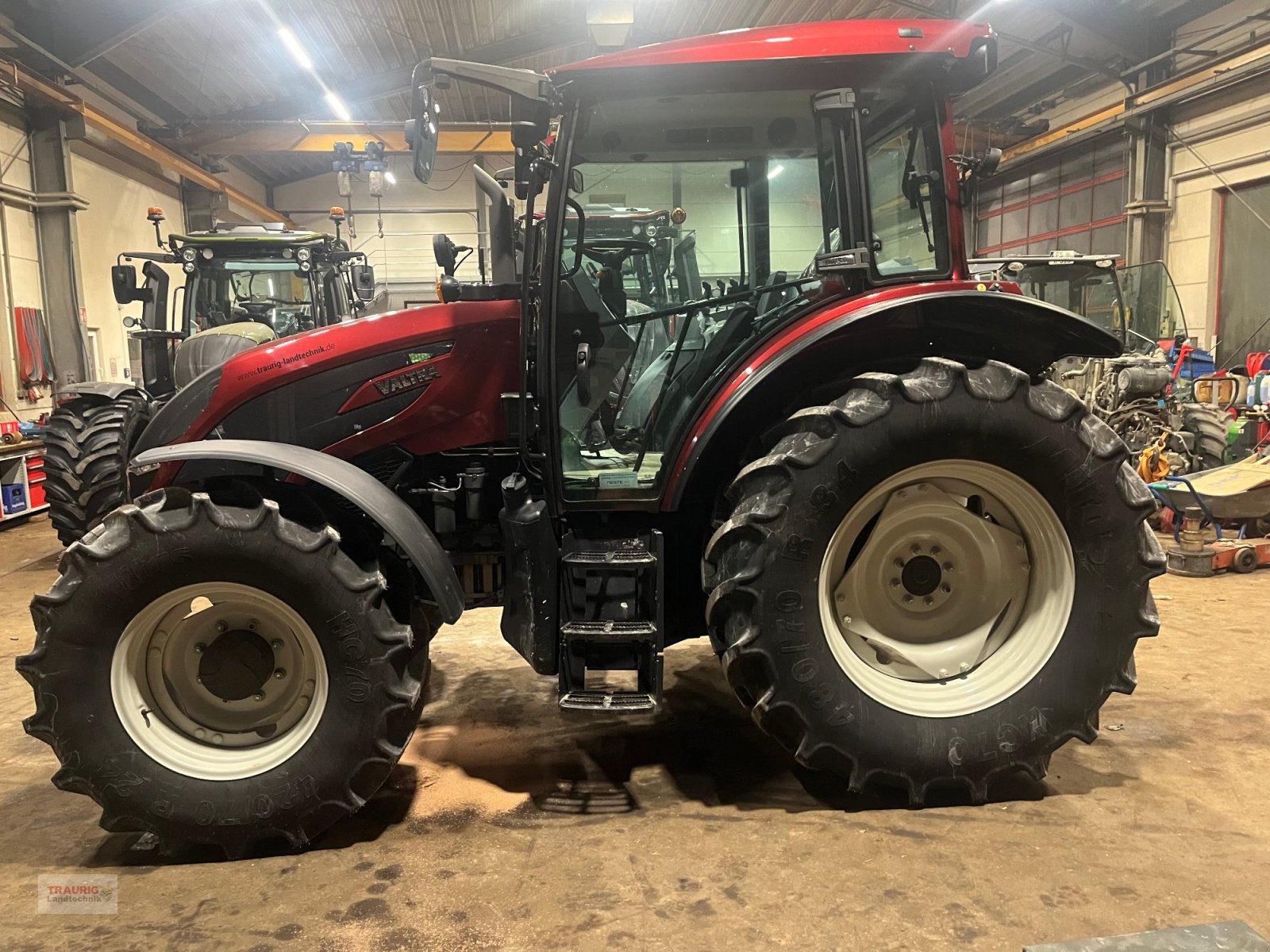 Traktor typu Valtra A105, Neumaschine v Mainburg/Wambach (Obrázek 4)