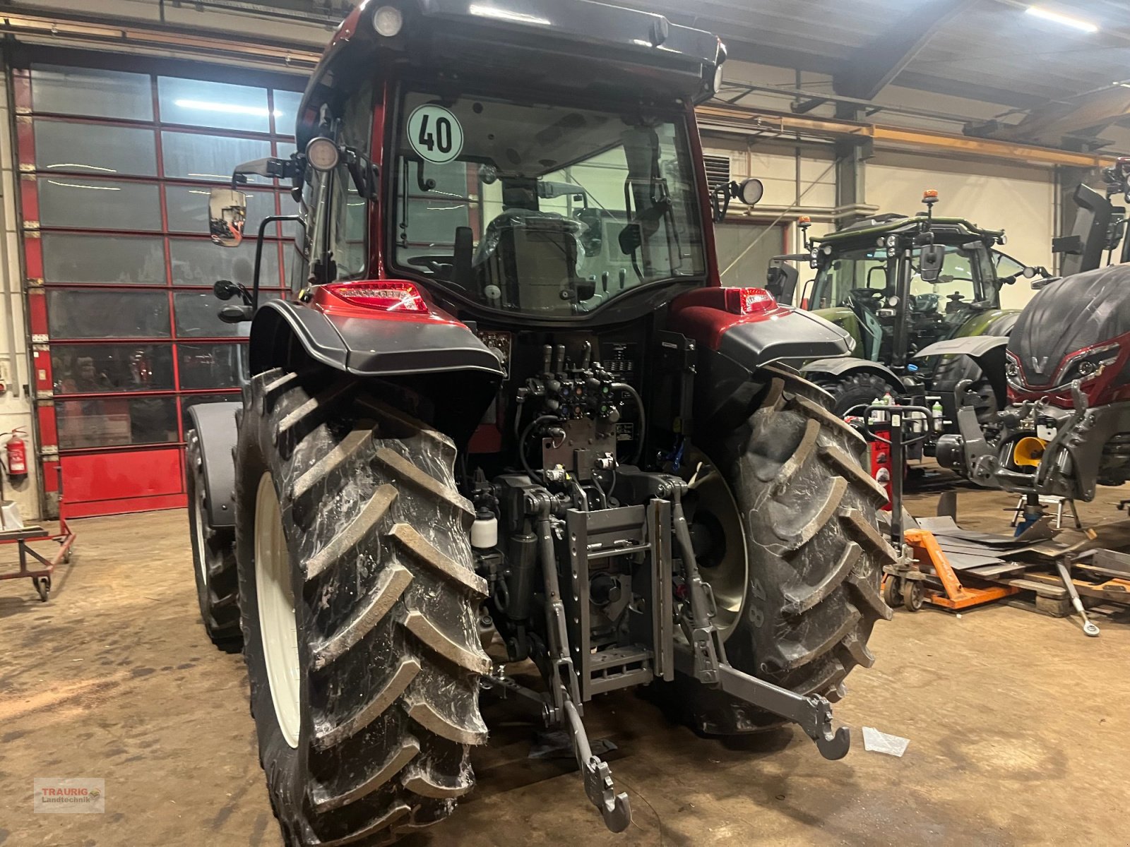 Traktor typu Valtra A105, Neumaschine v Mainburg/Wambach (Obrázek 7)