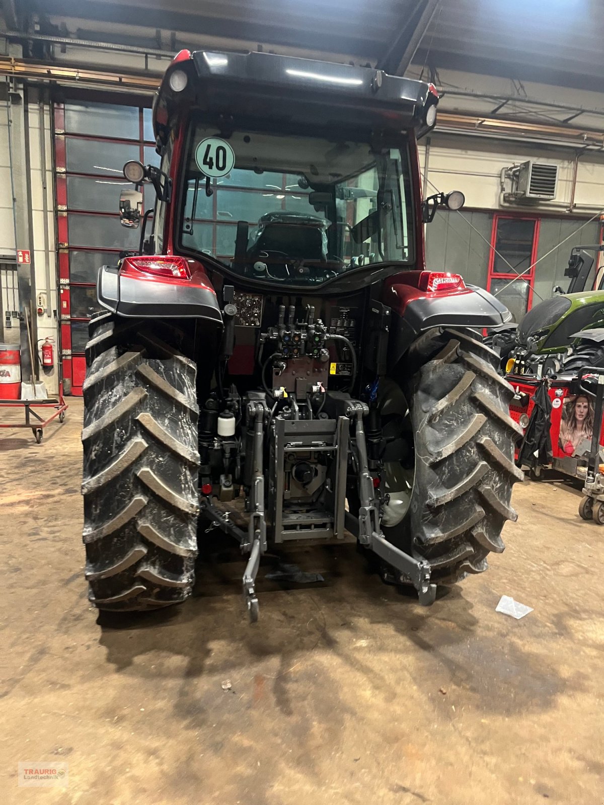 Traktor typu Valtra A105, Neumaschine v Mainburg/Wambach (Obrázek 8)