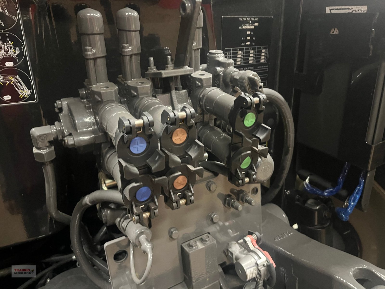 Traktor typu Valtra A105, Neumaschine v Mainburg/Wambach (Obrázek 10)