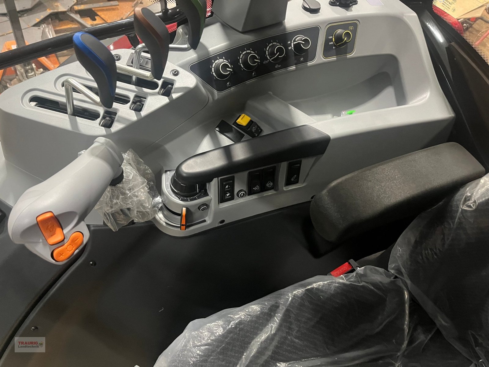 Traktor typu Valtra A105, Neumaschine v Mainburg/Wambach (Obrázek 14)