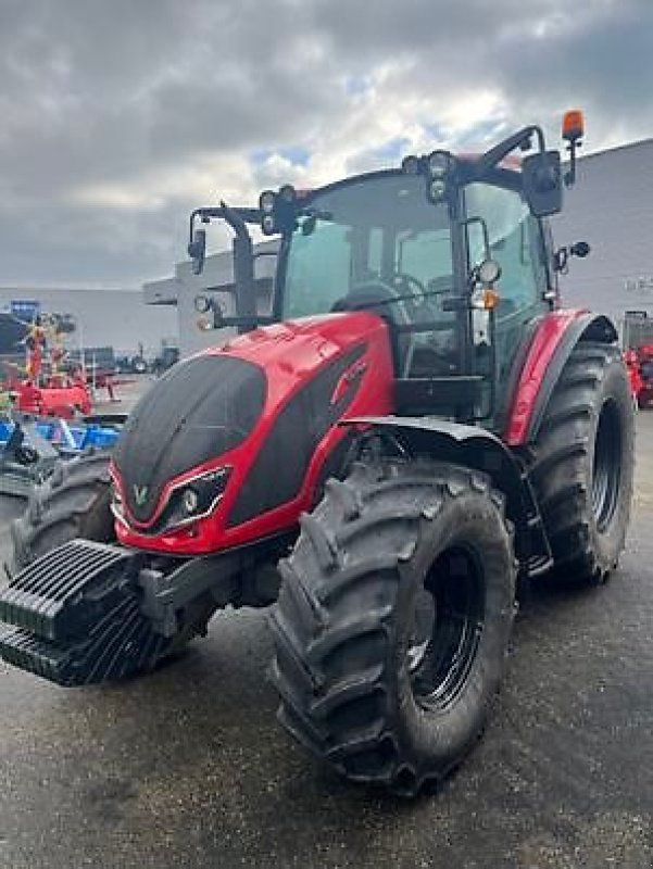 Traktor typu Valtra A105MH4, Neumaschine v Sainte-Croix-en-Plaine (Obrázek 1)