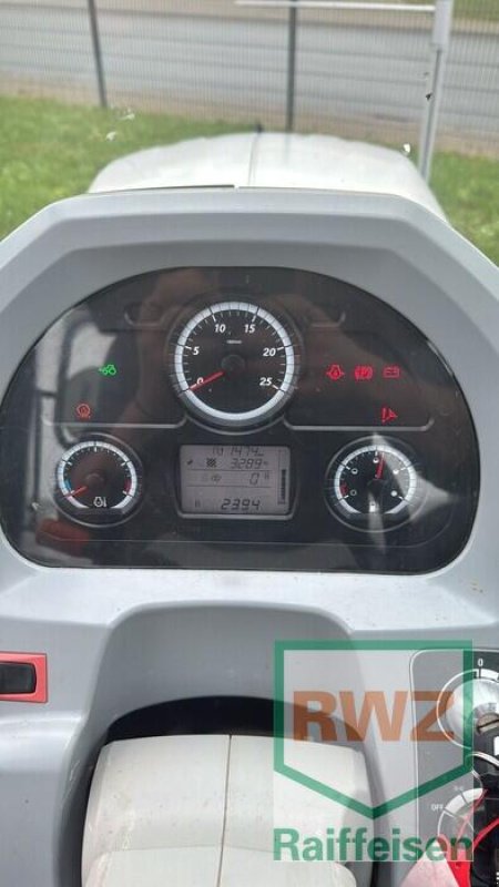 Traktor typu Valtra A114 H, Gebrauchtmaschine w Wölfersheim-Berstadt (Zdjęcie 7)