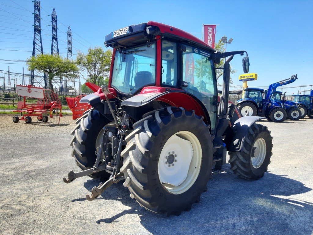 Traktor van het type Valtra A114, Gebrauchtmaschine in Aron (Foto 3)