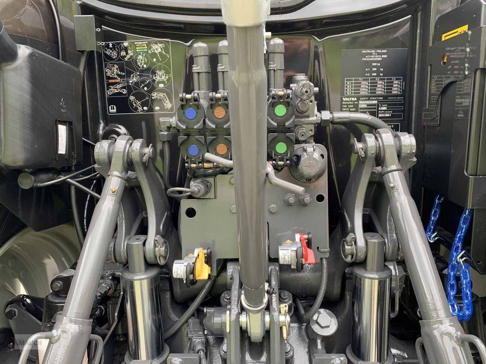 Traktor typu Valtra A115 MH4 + Frontlader G4L, Neumaschine v Eben (Obrázek 8)
