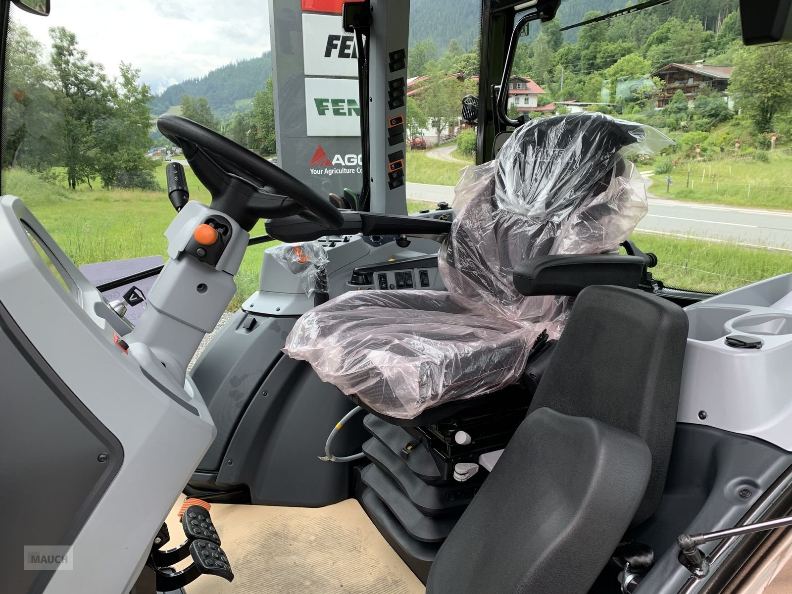 Traktor typu Valtra A115 MH4 + Frontlader G4L, Neumaschine v Eben (Obrázek 11)