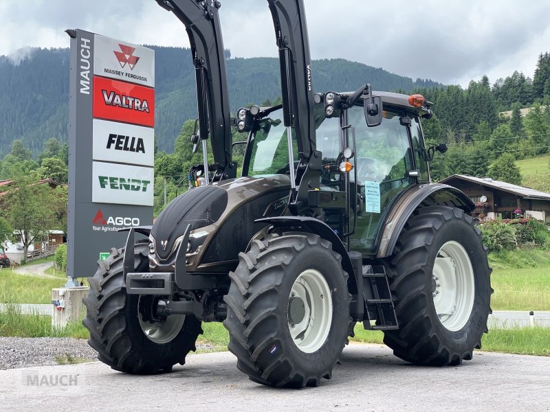 Traktor typu Valtra A115 MH4 + Frontlader G4L, Neumaschine v Eben (Obrázek 1)