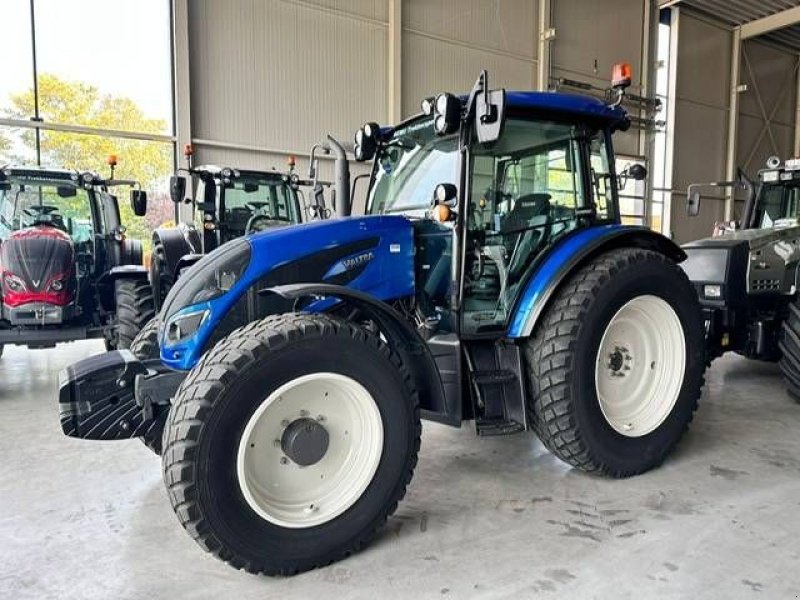 Traktor typu Valtra A124 hitech, 2018, 4898 hours!, Gebrauchtmaschine w Marknesse (Zdjęcie 1)