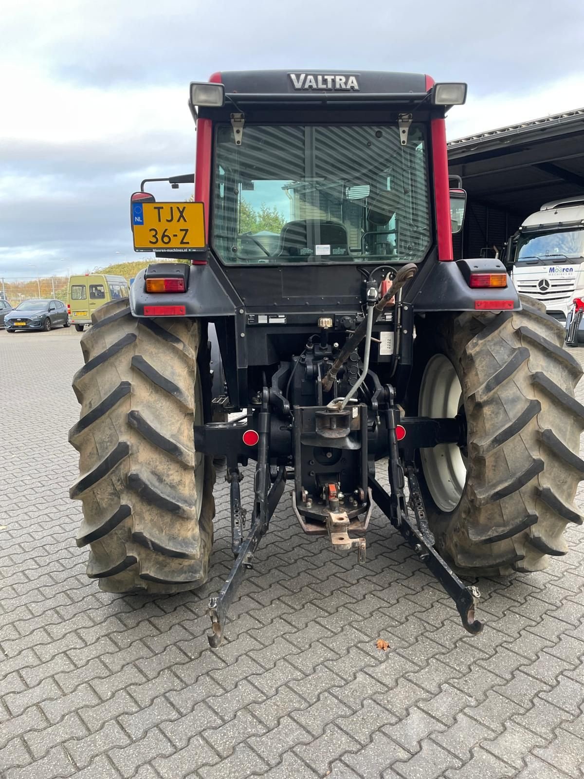 Traktor of the type Valtra A72 met fronthef, Gebrauchtmaschine in Roermond (Picture 7)