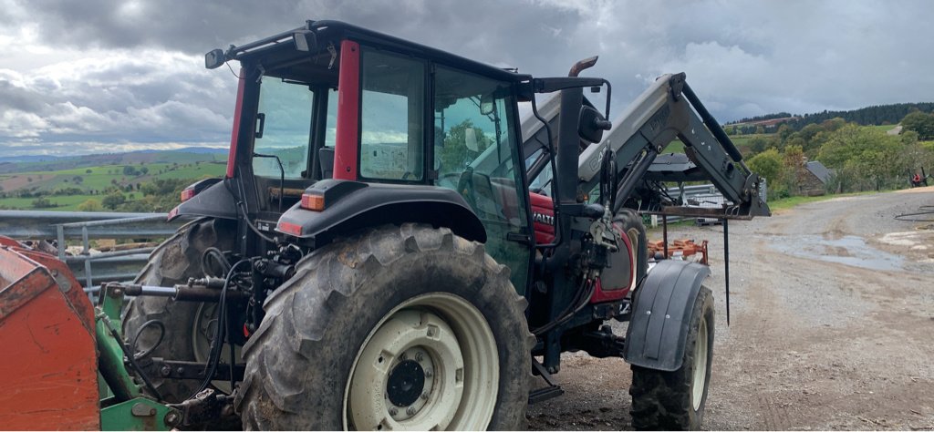 Traktor del tipo Valtra A72, Gebrauchtmaschine In Calmont (Immagine 3)
