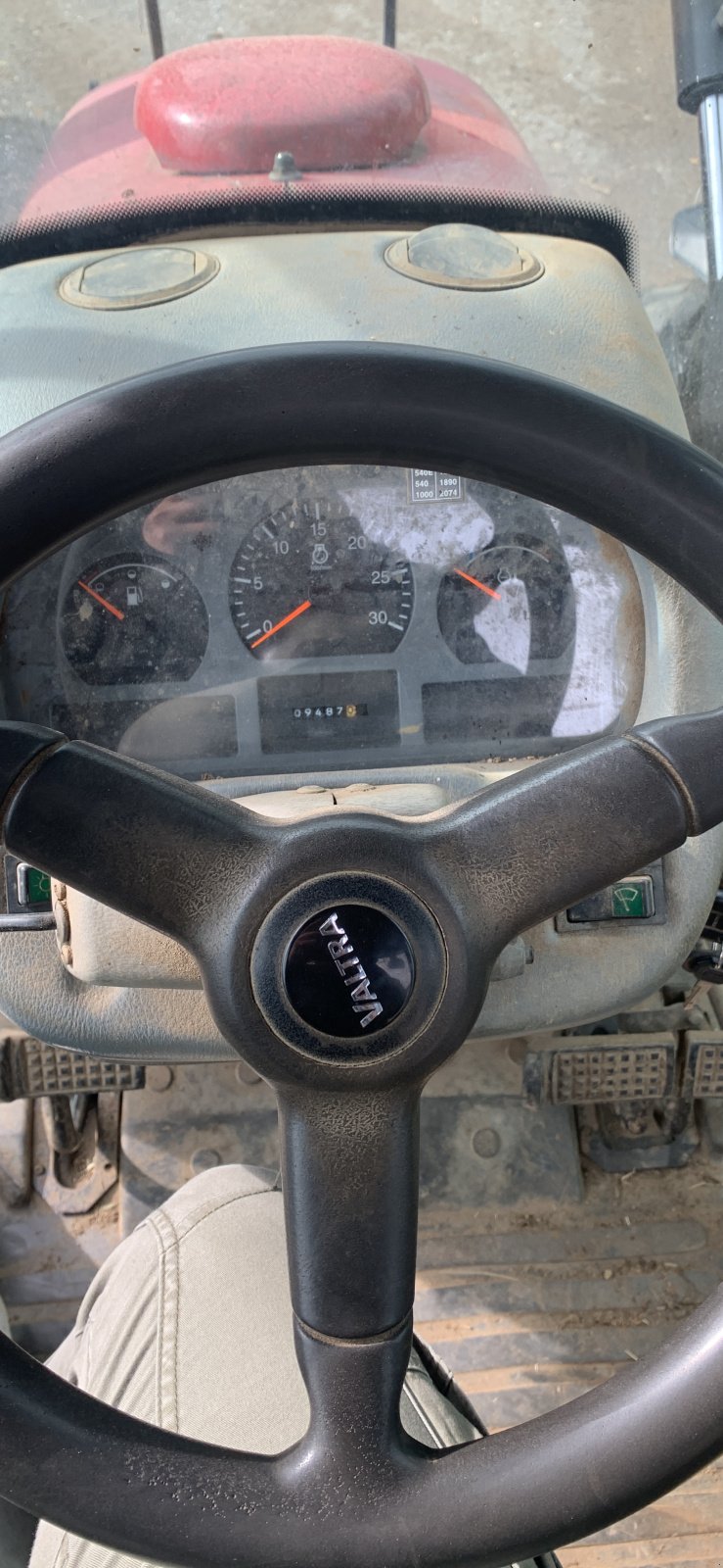 Traktor del tipo Valtra A72, Gebrauchtmaschine In Calmont (Immagine 10)