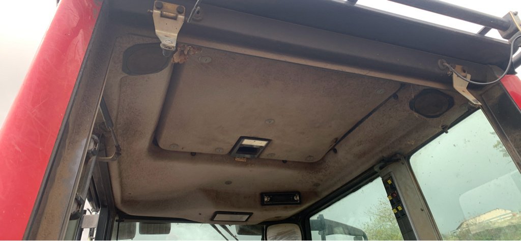 Traktor del tipo Valtra A72, Gebrauchtmaschine In Calmont (Immagine 7)