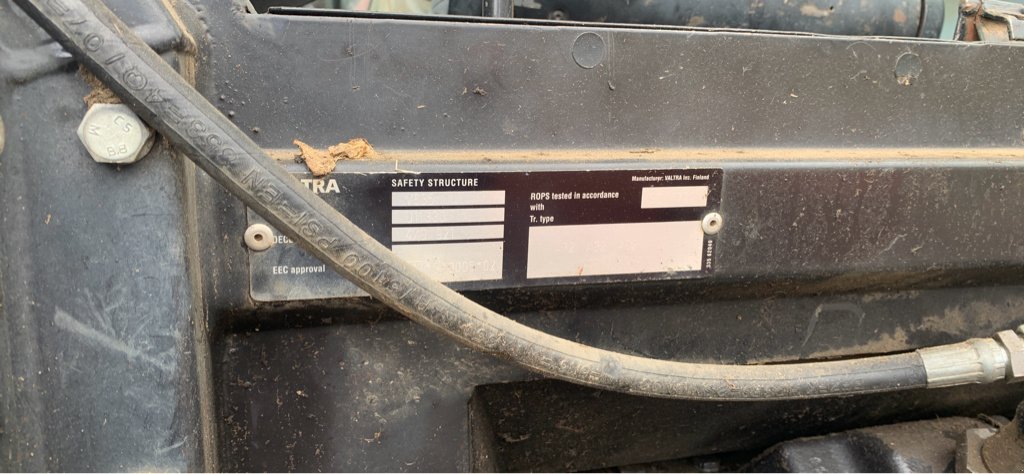 Traktor del tipo Valtra A72, Gebrauchtmaschine In Calmont (Immagine 5)