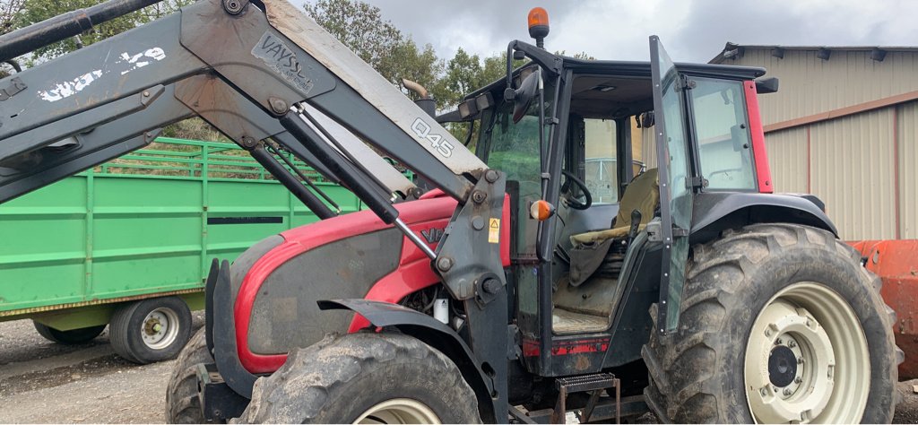Traktor del tipo Valtra A72, Gebrauchtmaschine In Calmont (Immagine 1)