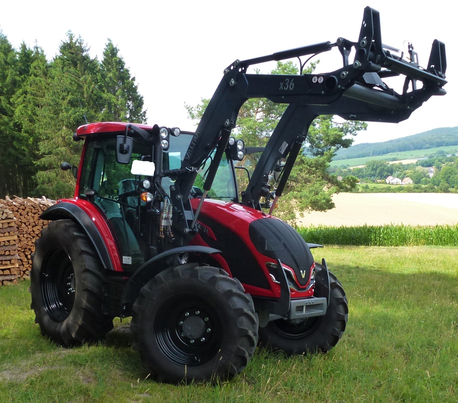 Traktor des Typs Valtra A75, Gebrauchtmaschine in Pfarrweisach (Bild 1)