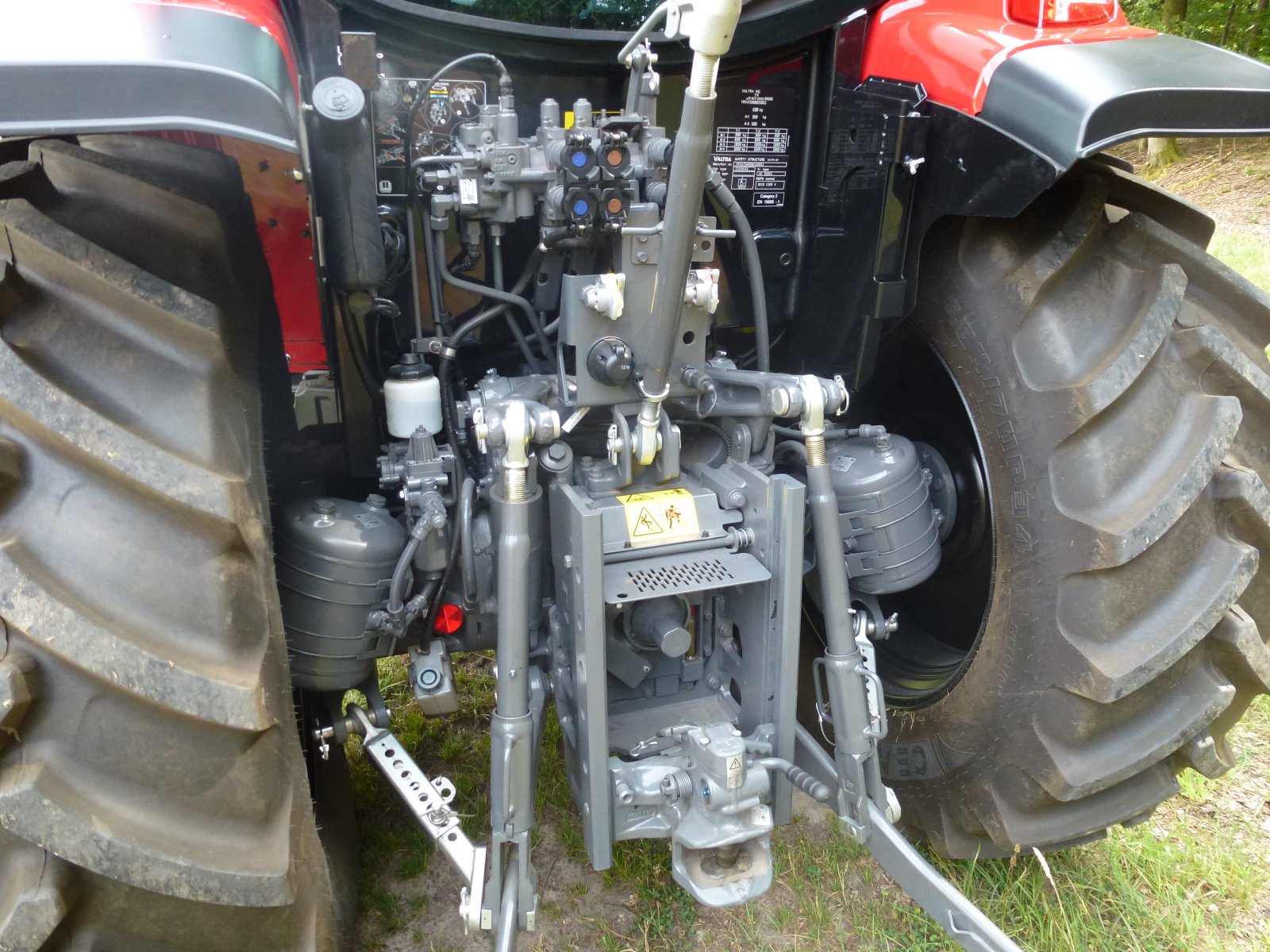 Traktor des Typs Valtra A75, Gebrauchtmaschine in Pfarrweisach (Bild 3)