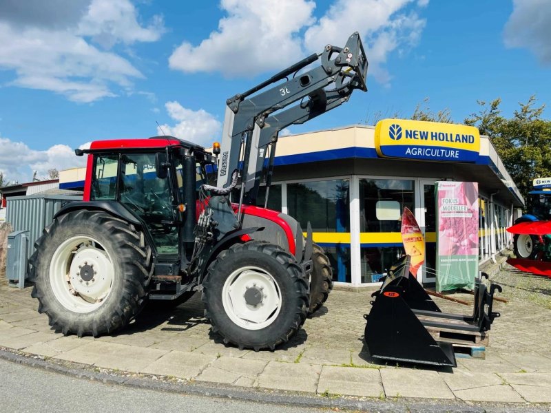 Traktor типа Valtra A83, Gebrauchtmaschine в Middelfart (Фотография 1)