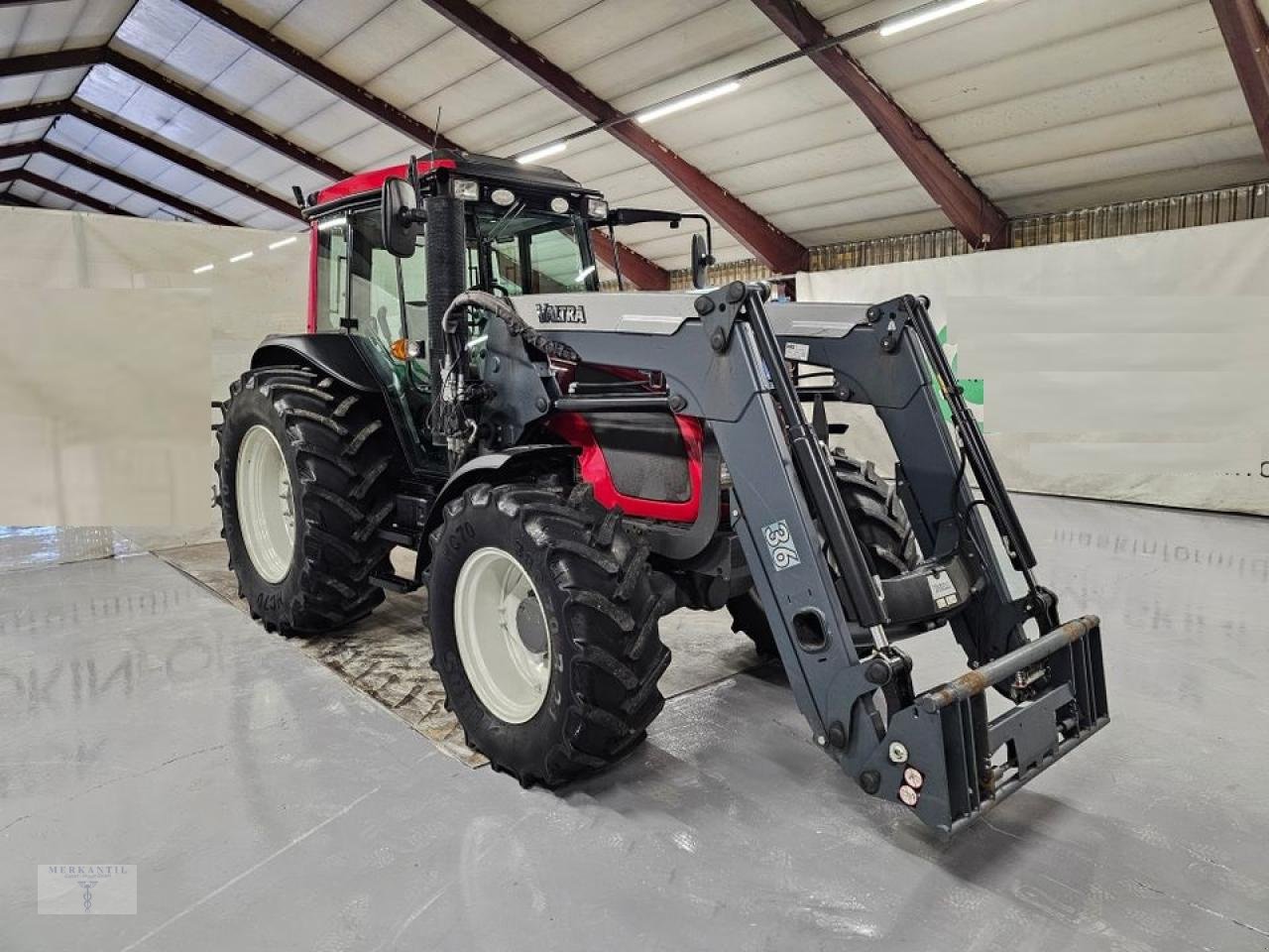 Traktor del tipo Valtra A83, Gebrauchtmaschine en Pragsdorf (Imagen 4)