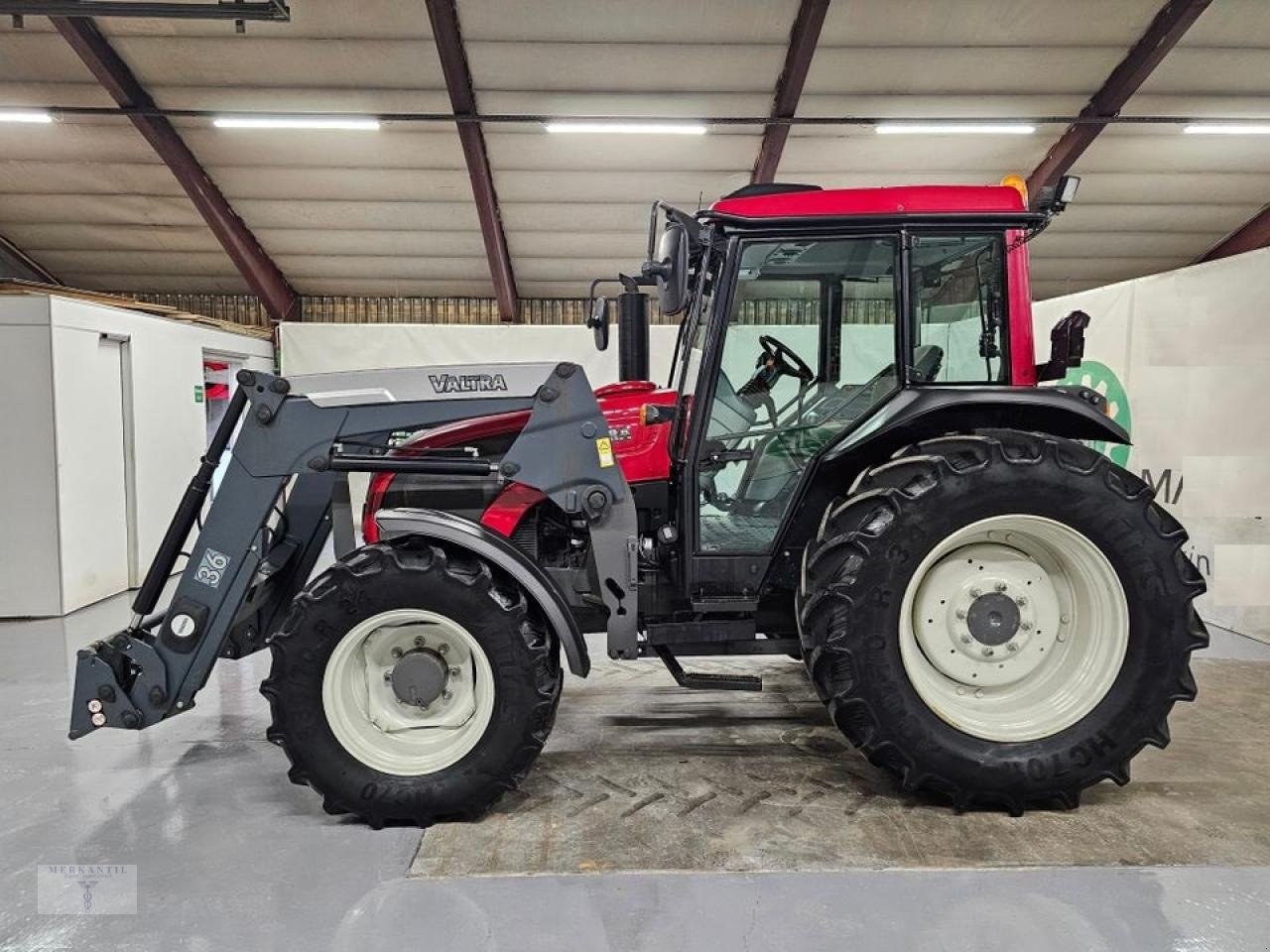 Traktor типа Valtra A83, Gebrauchtmaschine в Pragsdorf (Фотография 8)