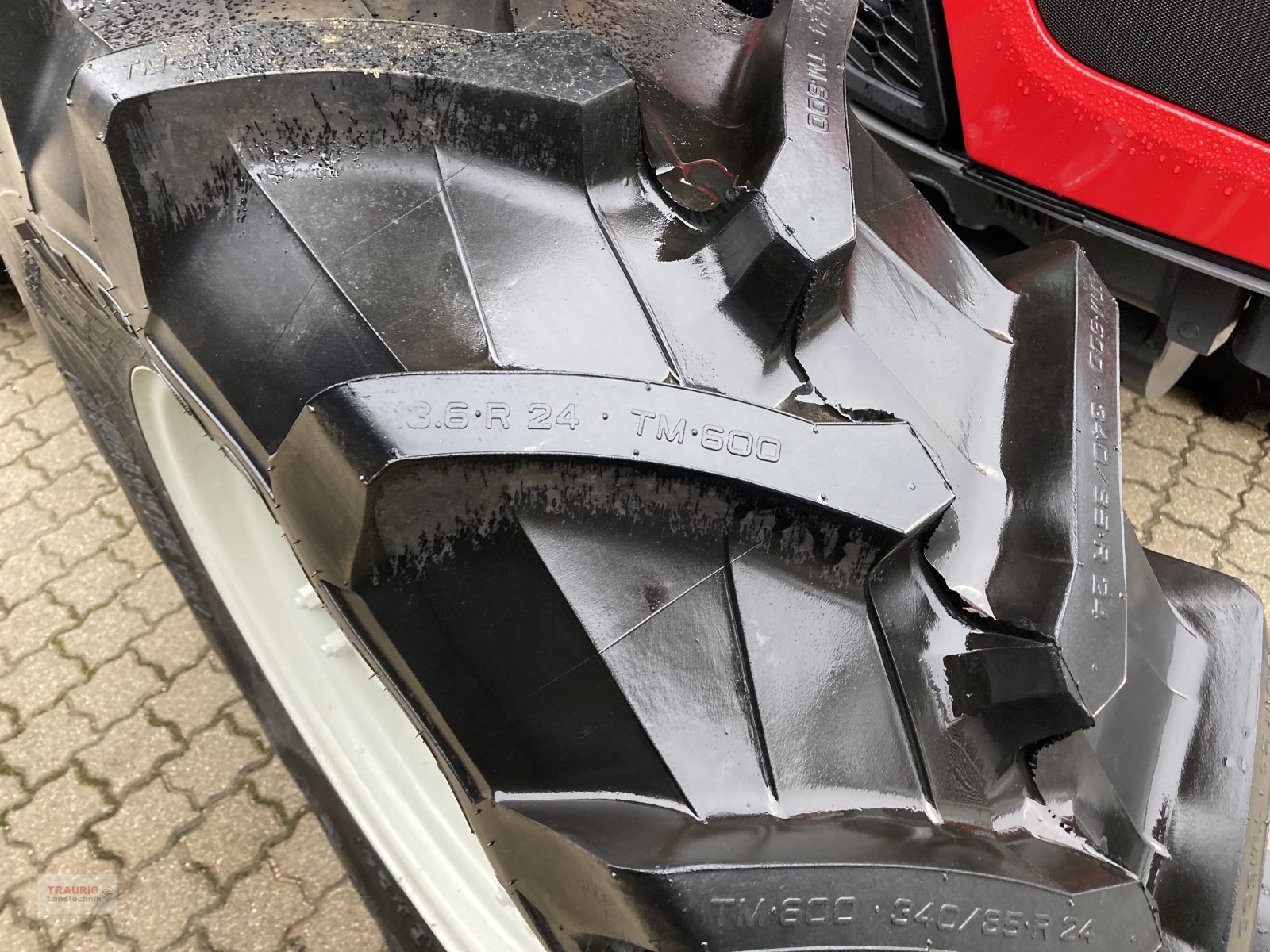 Traktor des Typs Valtra A85 Hitech, Neumaschine in Mainburg/Wambach (Bild 4)