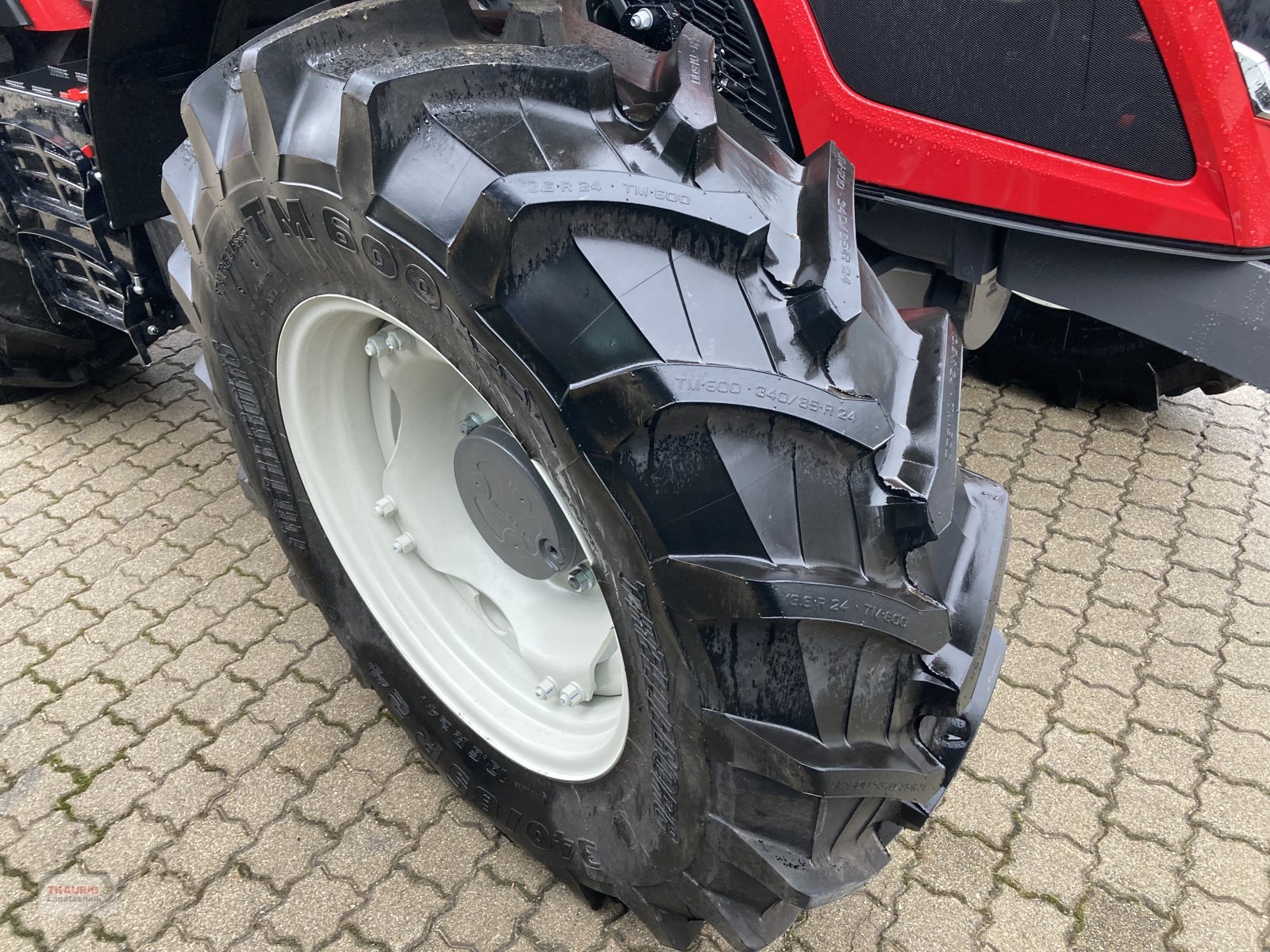 Traktor des Typs Valtra A85 Hitech, Neumaschine in Mainburg/Wambach (Bild 5)