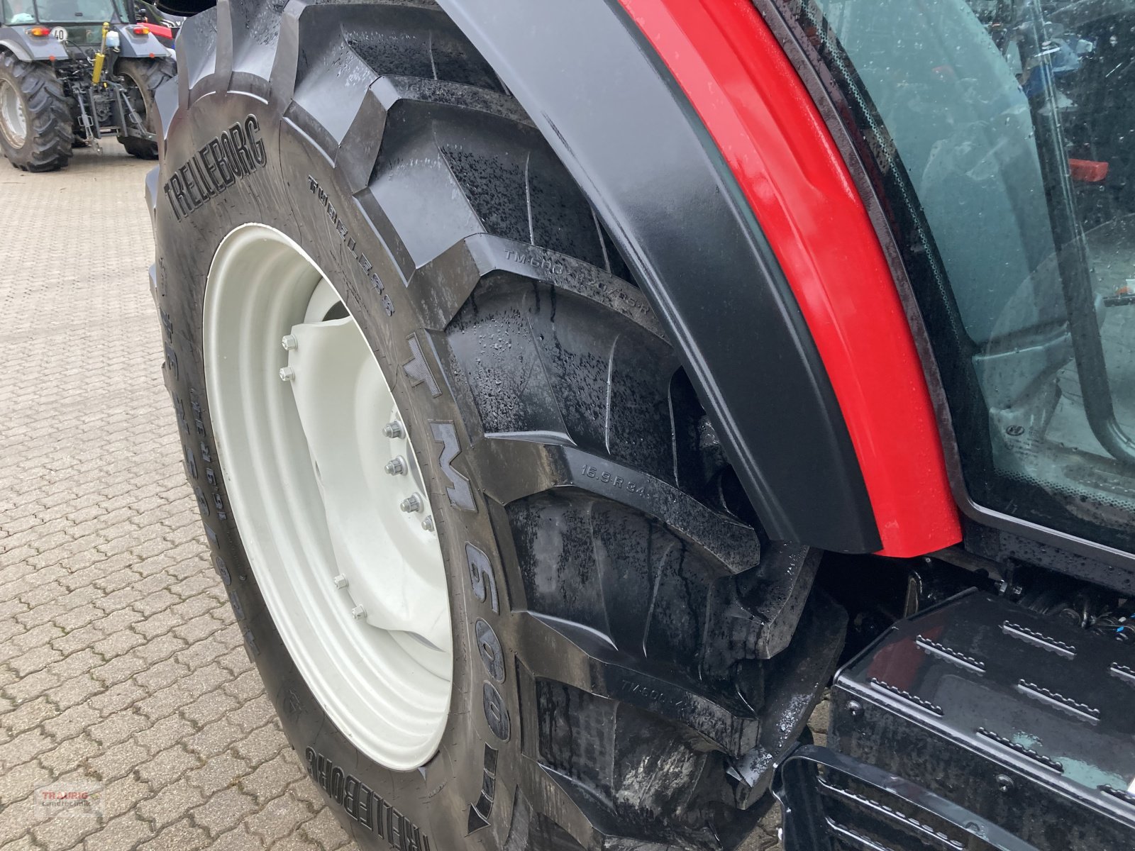 Traktor des Typs Valtra A85 Hitech, Neumaschine in Mainburg/Wambach (Bild 8)