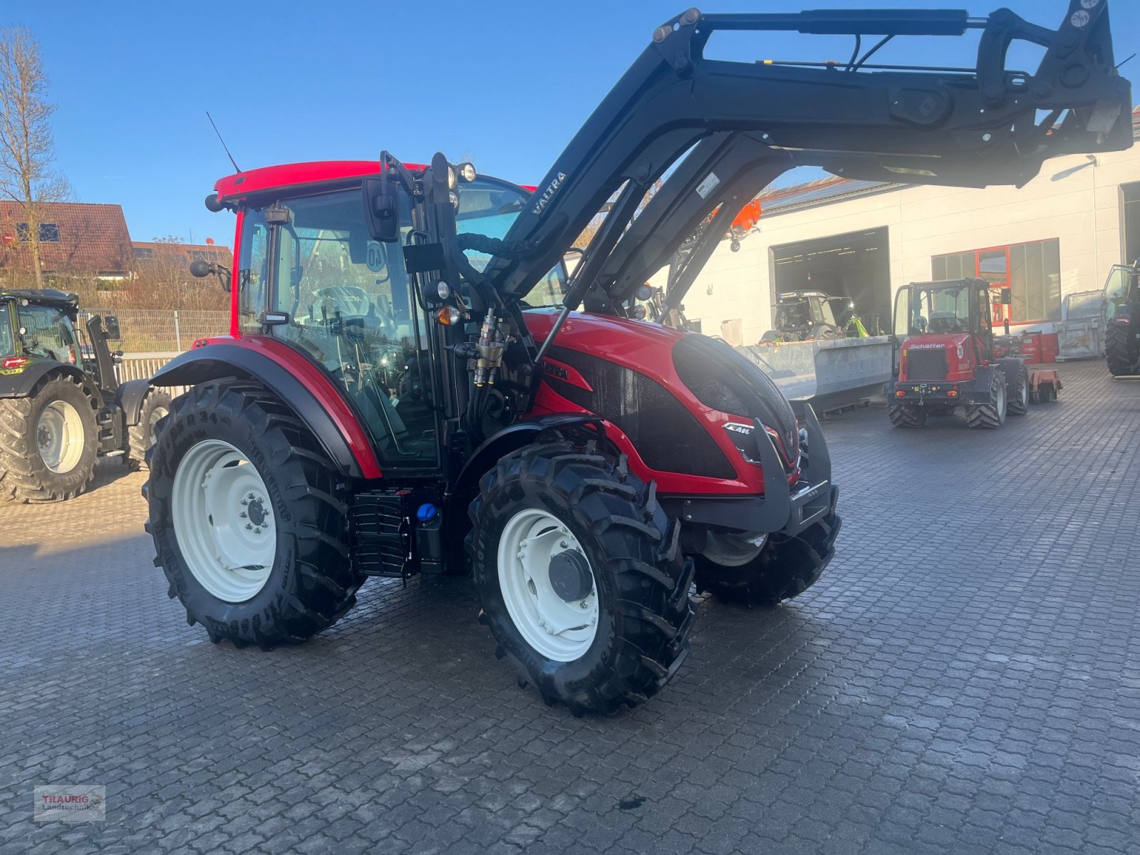 Traktor del tipo Valtra A85 mit FL, Neumaschine en Mainburg/Wambach (Imagen 1)