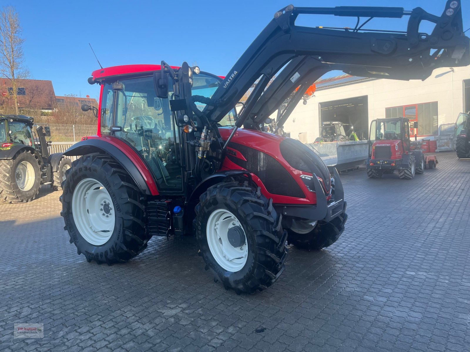 Traktor del tipo Valtra A85 mit FL, Neumaschine en Mainburg/Wambach (Imagen 3)