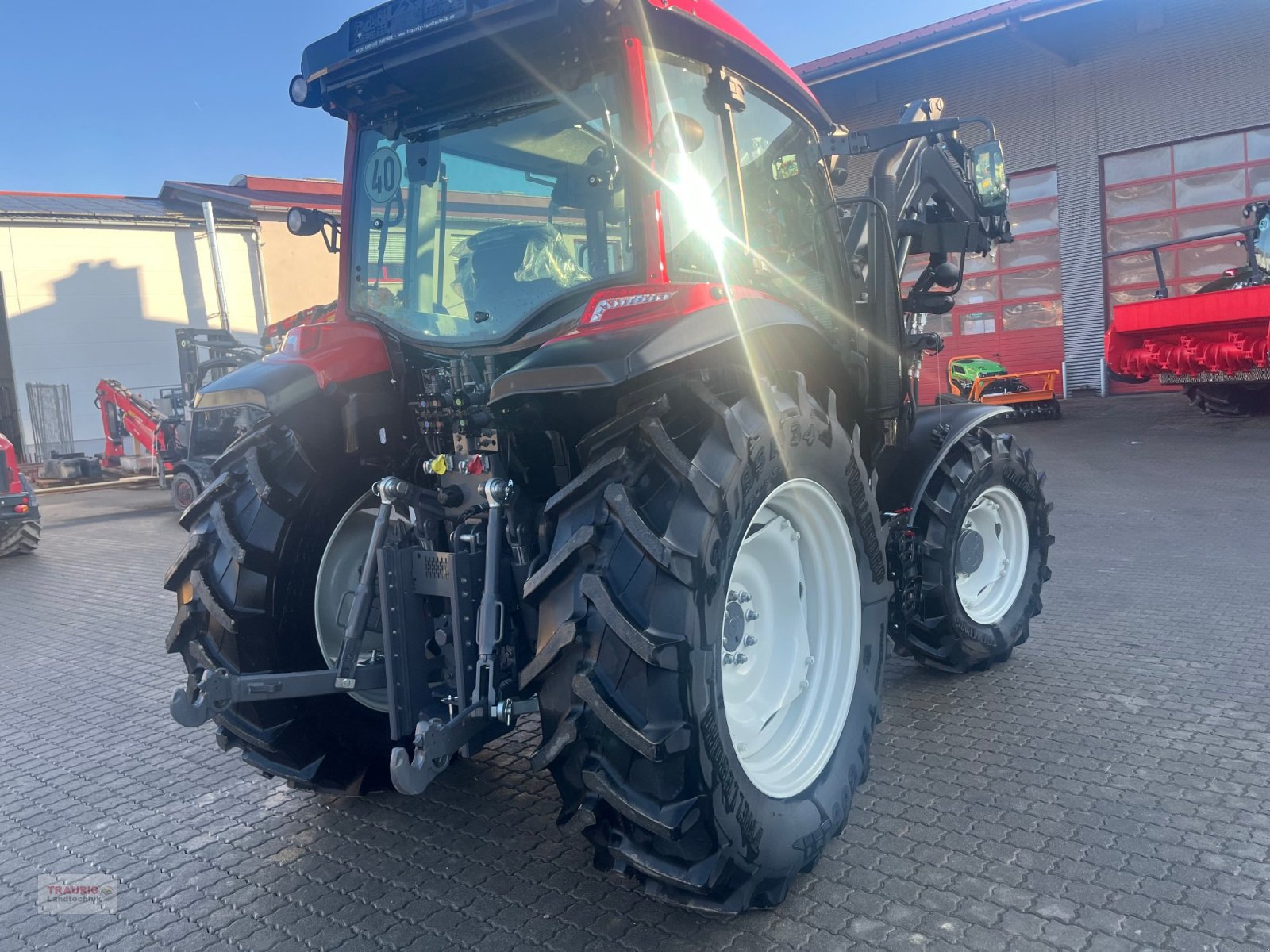 Traktor del tipo Valtra A85 mit FL, Neumaschine en Mainburg/Wambach (Imagen 7)